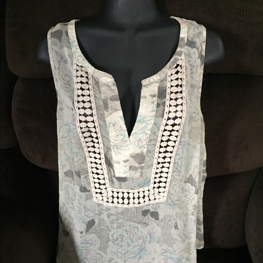 Daniel Rainn tank